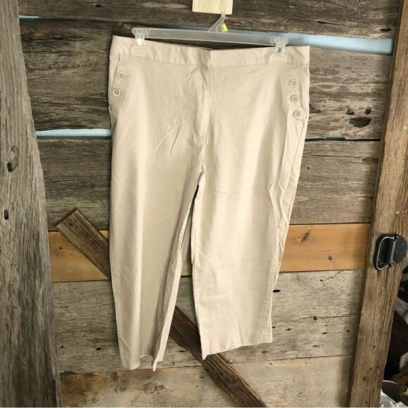 𝅺wilson Size 14 Tan Button Front Pocket, Capri Pants - Picture 1 of 4